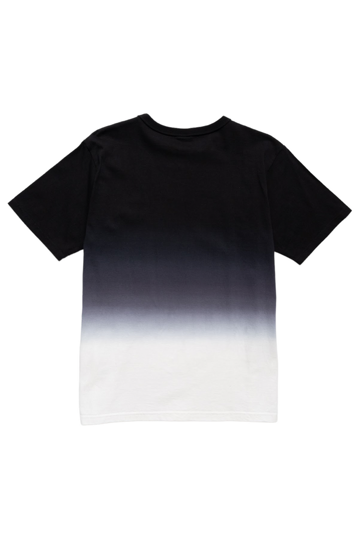 Studio D'Artisan black t-shirt. Since each piece is hand-dyed, the borders are blurred by hand by lifting it little by little from a bucket filled with black dye. All hand dyed by skilled craftsmen. 100% cotton Made In Japan 